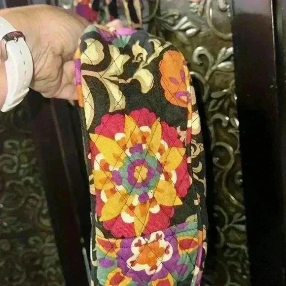 Vera Bradley RetiredSuzani pattern shoulder bag - Picture 6 of 11